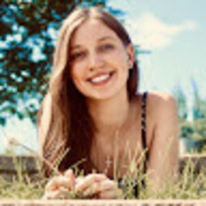 Meet your Posher, Alexia